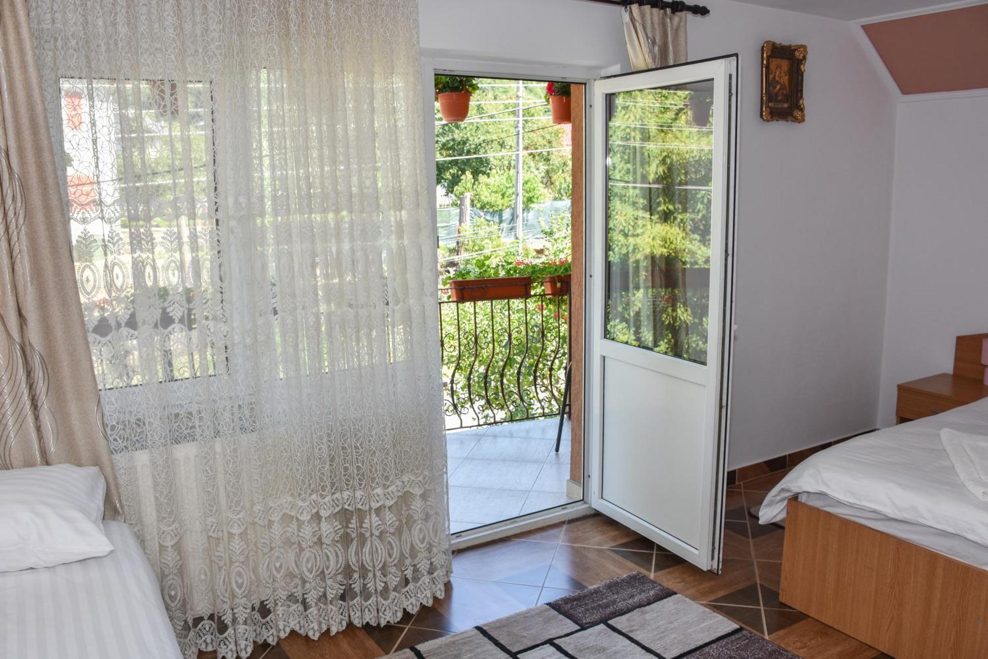 Casa Diana-Maria Apartment Curtea de Argeş Екстериор снимка